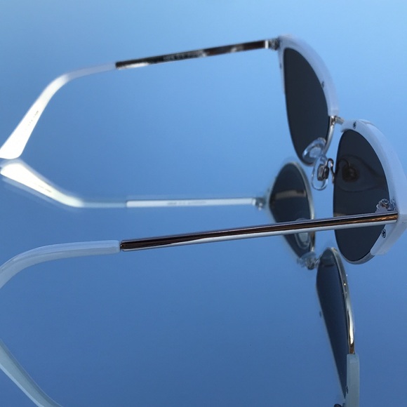 Vintage white frame cat eye sunglasses - Picture 5 of 8